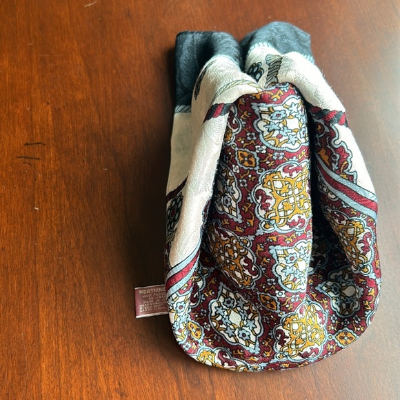 Worthington polyester scarf euc headwear wrap shoulder shawl with style & class - Picture 15 of 17